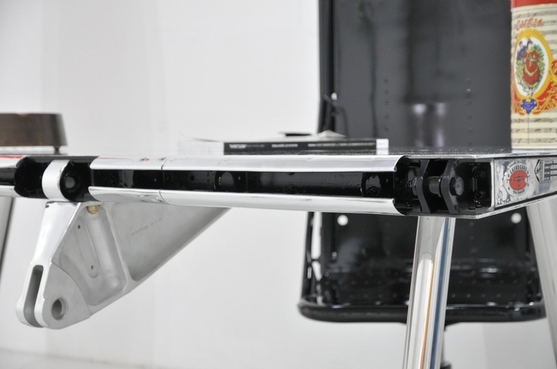 "Bureau" Aile d'avion Mirage III C (vendu) "Bureau" Aile d'avion Mirage III C (vendu)