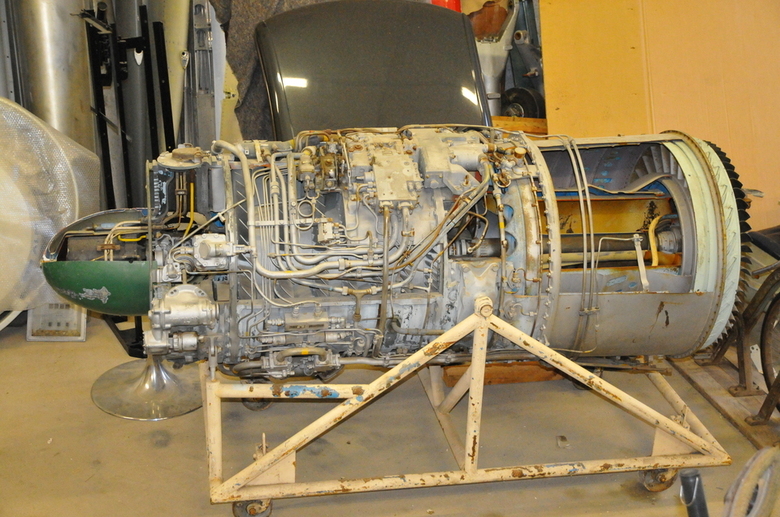 Table de salle à manger ou de conférence "chambre de combustion" d'avion Dassault Mirage III Table de salle à manger ou de conférence "chambre de combustion" d'avion Dassault Mirage III