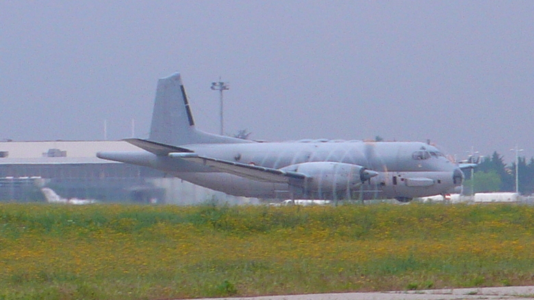 Table basse "Cône" d'hélice d'avion Breguet Atlantique - vendue Table basse "Cône" d'hélice d'avion Breguet Atlantique - vendue