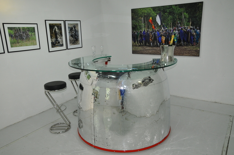 "Bar" Capot moteur d'avion Douglas DC6 - Vendu "Bar" Capot moteur d'avion Douglas DC6 - Vendu