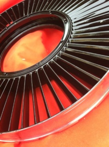 Coin de canapé "Couronne de réacteur" (vendu) Coin de canapé "Couronne de réacteur" (vendu)