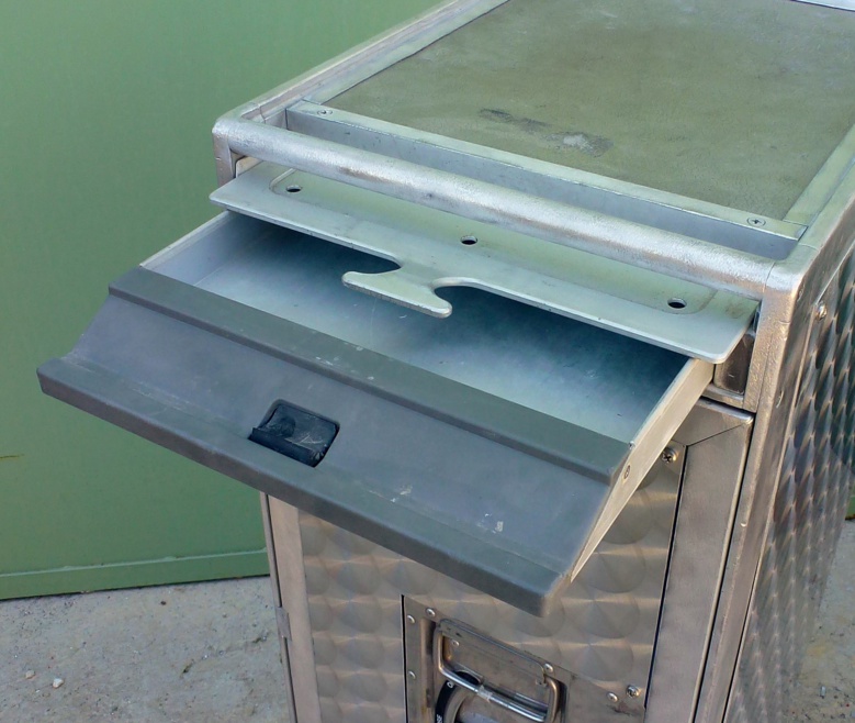 Trolley aéronautique - vendu Trolley aéronautique - vendu