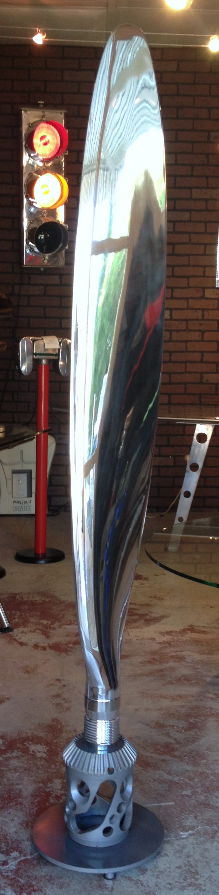 Pale d'hélice d'avion Flamant - Vendue Pale d'hélice d'avion Flamant - Vendue